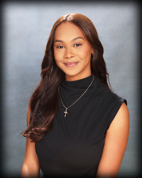 Ms. Arianna Gordon